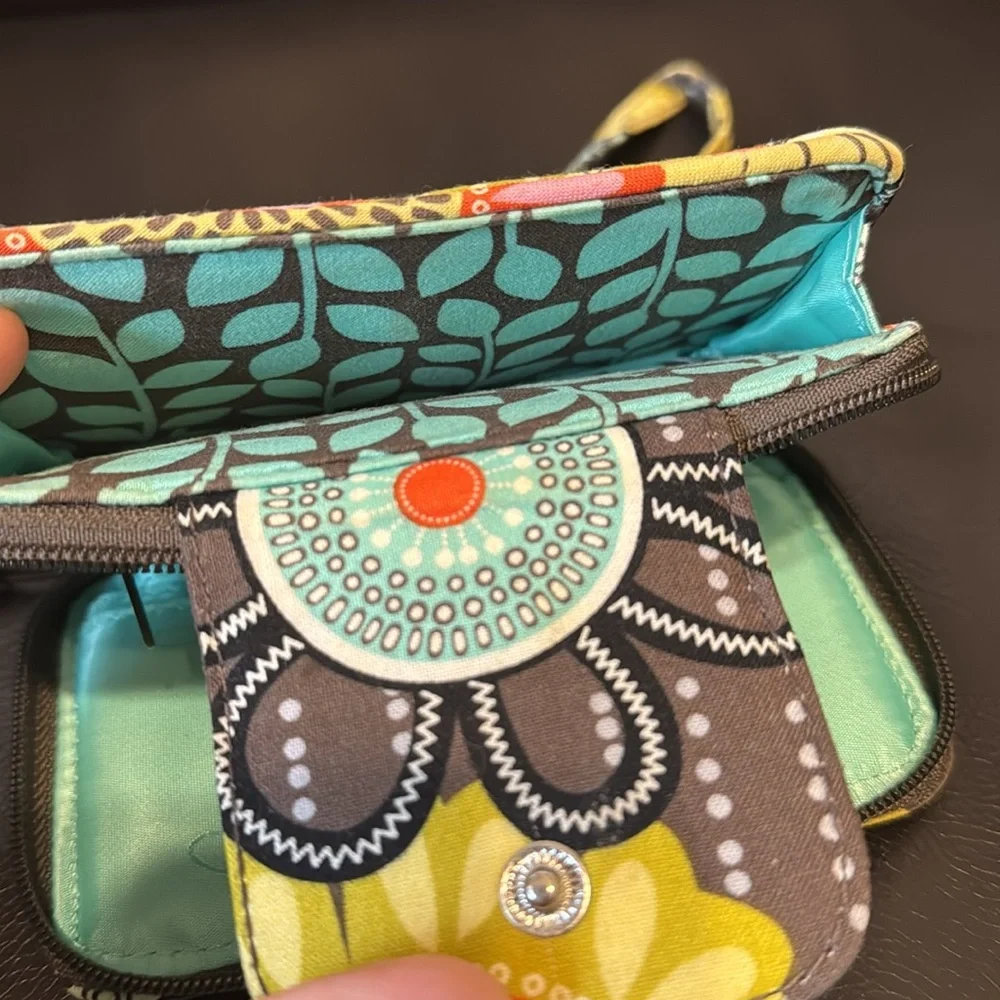 Vera Bradley Flower Shower Smart Phone Wristlet Phone Case
